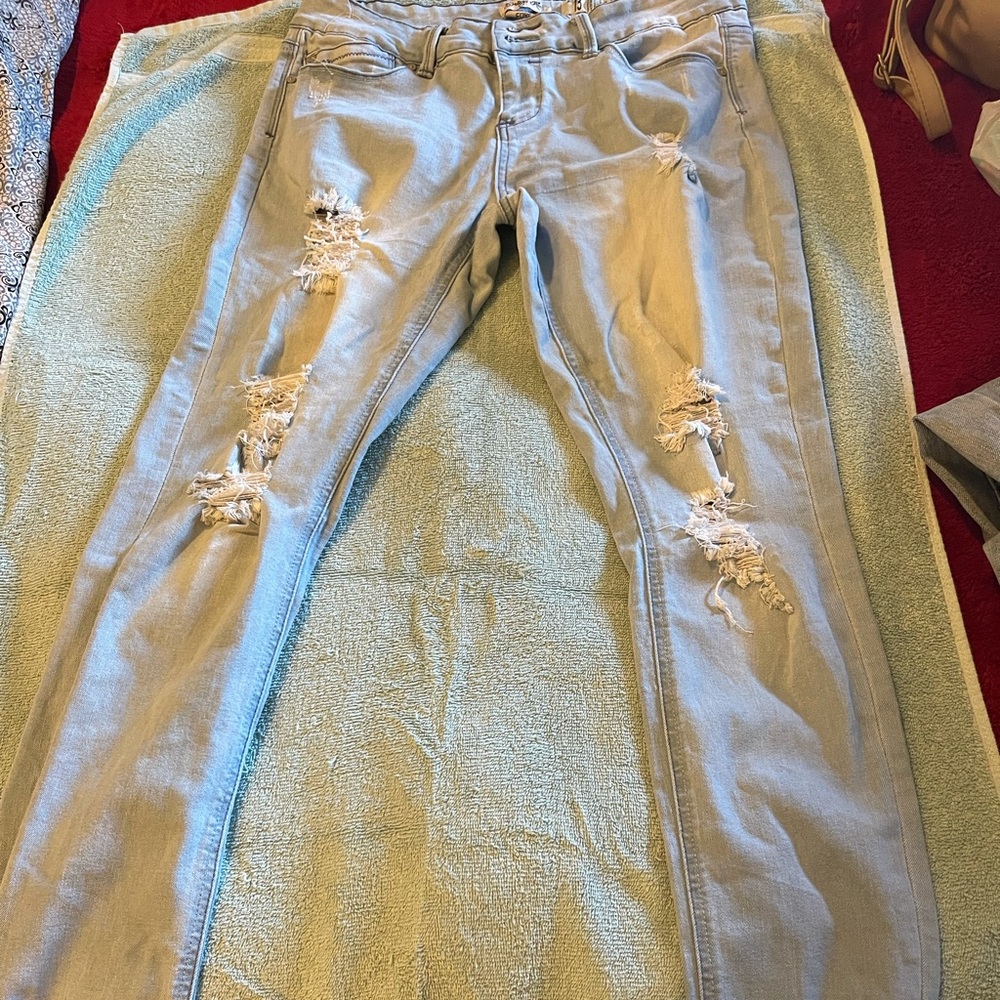 Size 13, bleached blue Jean, indigo rein